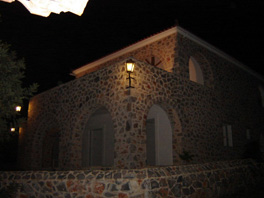 Logement de style ancien en pierre, à louer (Péloponnèse, Grèce)